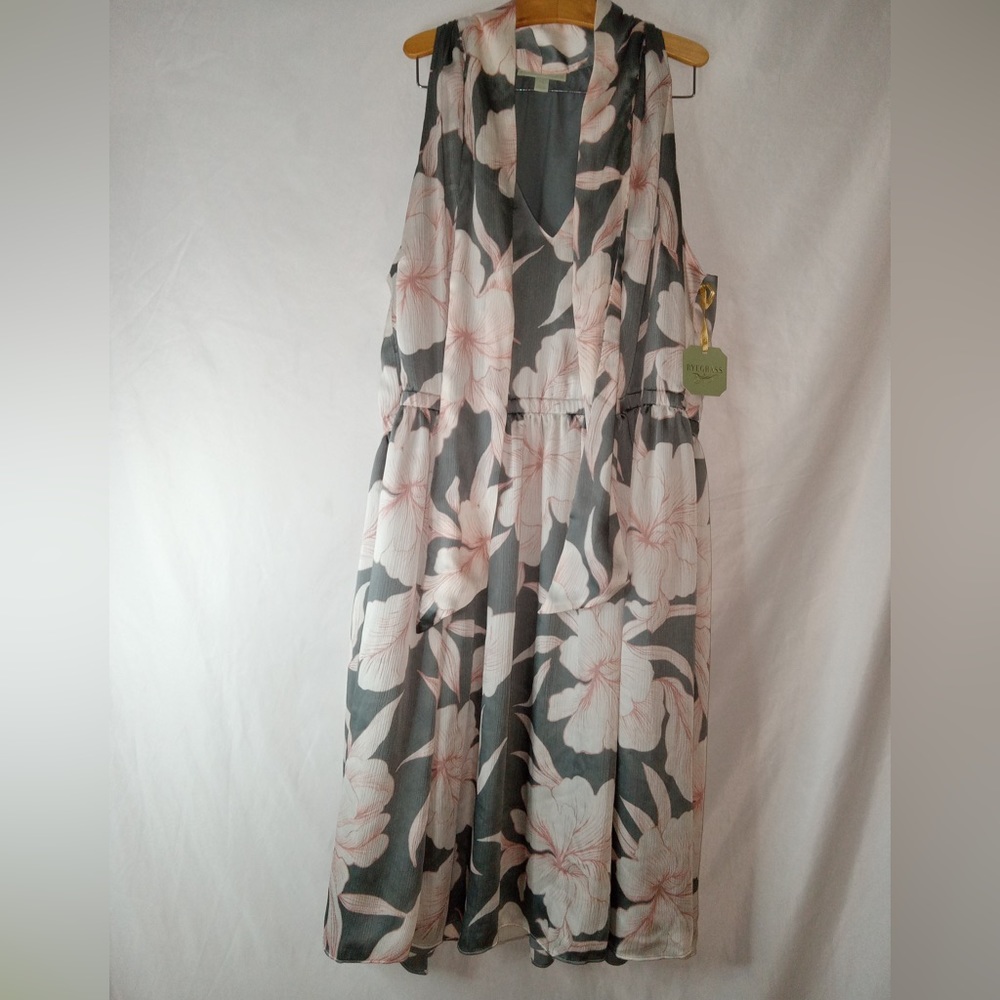 NWT Ryegrass Women Dress Blush Floral Sleeveless Tie Neck  Size 1x